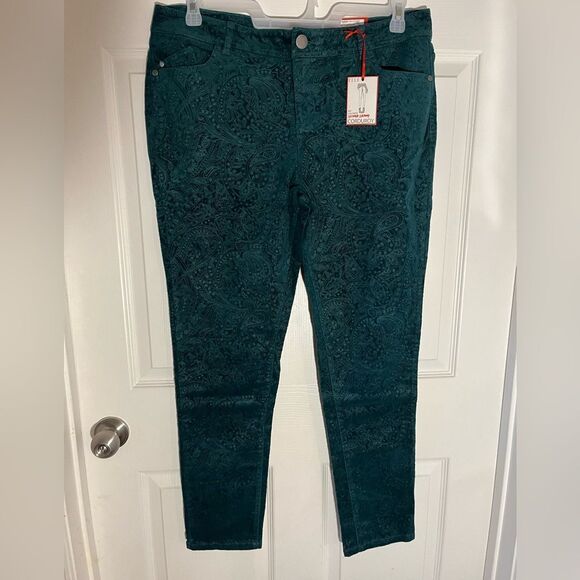 Elle Pants - NWT ELLE Super Skinny Emerald Green Women’s Pants